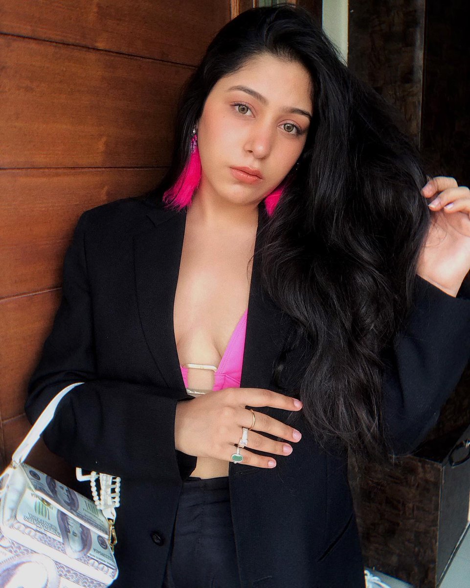 roopa0's tweet photo. #mumbai now booking available at....full night enjoyment drinking with smocking no time pass person messages telegram https://t.co/eVIztRPAMK
#Trending #nightlife #viral #couple #fullenjoy #Lucknow #hydearbad https://t.co/ismnDUEXpm