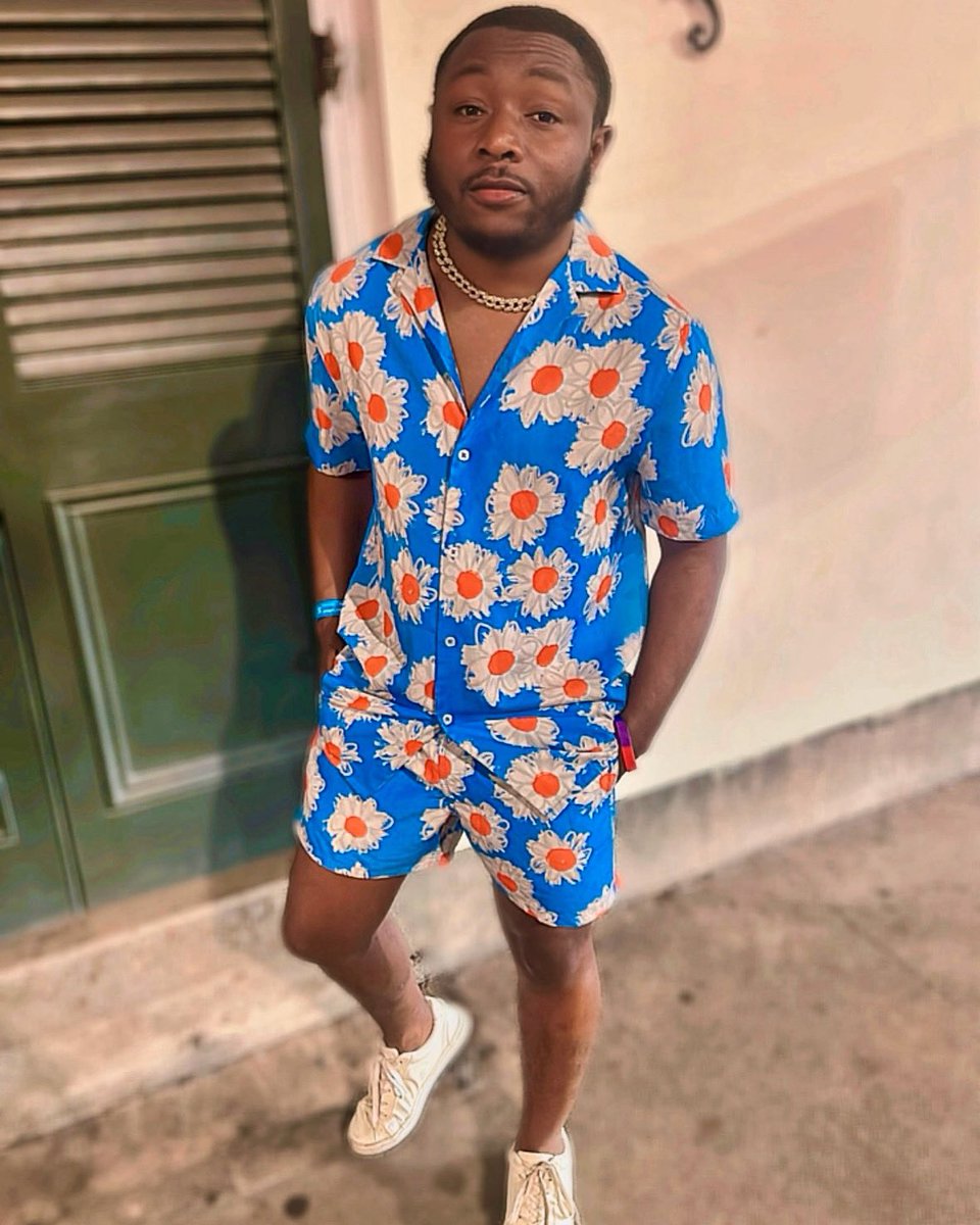 FunSizekeem's tweet photo. “I’m so Damn Fine, I don’t mean to Brag or Nothing” #BadBih4Ya #Nolablackpride #HappyPride2024 #WeOutside #pride2024 #NolaPride https://t.co/FHUiJAfF1i