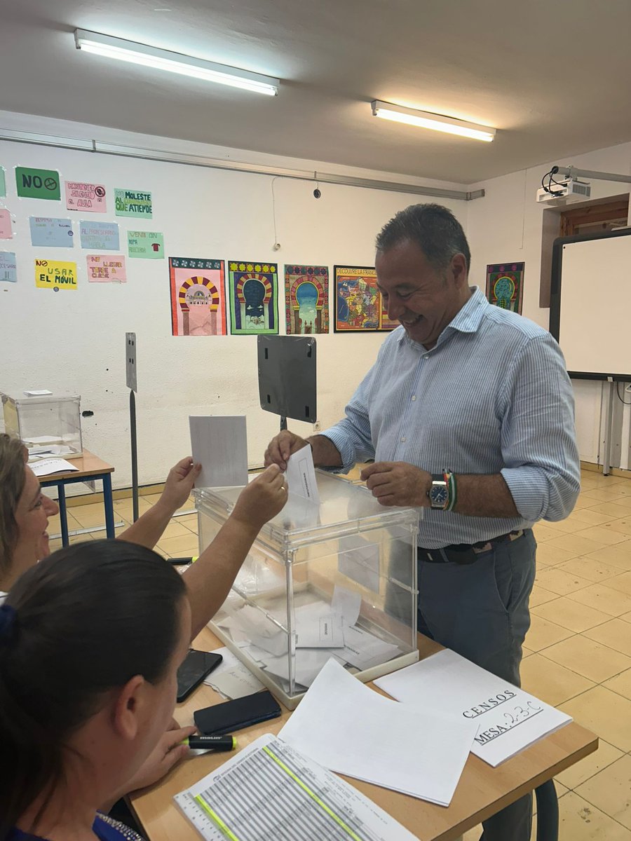 RicardoS2019's tweet photo. Acabo de votar libertad, democracia, igualdad y dignidad.

Y he votado con ilusión porque sé que es lo correcto. España y Europa necesita que votemos. Es nuestro derecho, nuestra carta.

Hoy decidimos juntos nuestro presente y nuestro futuro

Acudamos a las urnas

#EspañaResponde https://t.co/6VCEJU5nHn