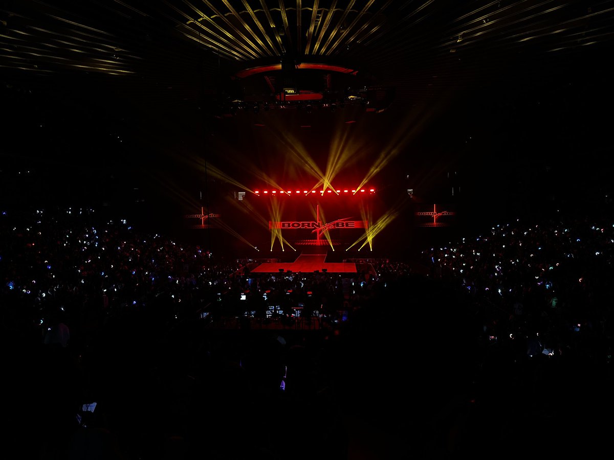 __CS25__'s tweet photo. 🥰 #ITZY_in_OAKLAND https://t.co/A3d25UfUGI