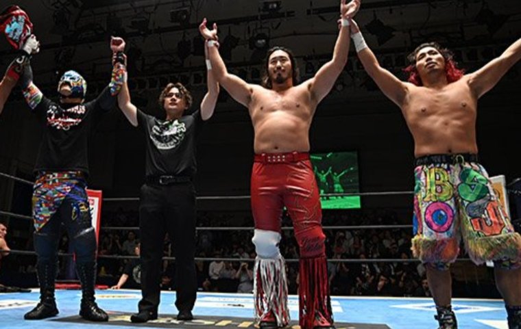 Los Ingobernables de Japon (Yota Tsuji, BUSHI & Hiromu Takahashi