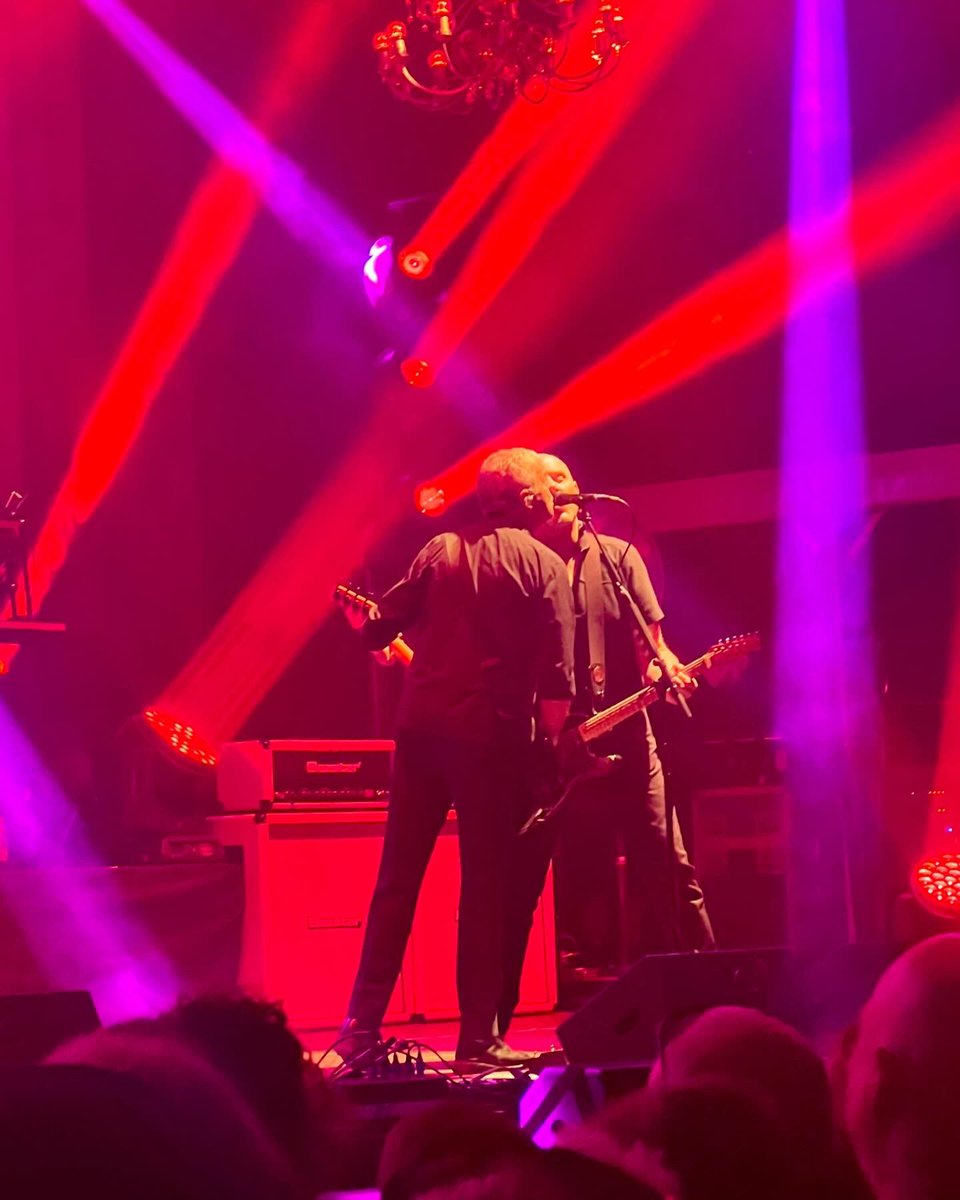 mdunn1982's tweet photo. @StranglersSite Kings of the castle https://t.co/xT9BU7oVs6