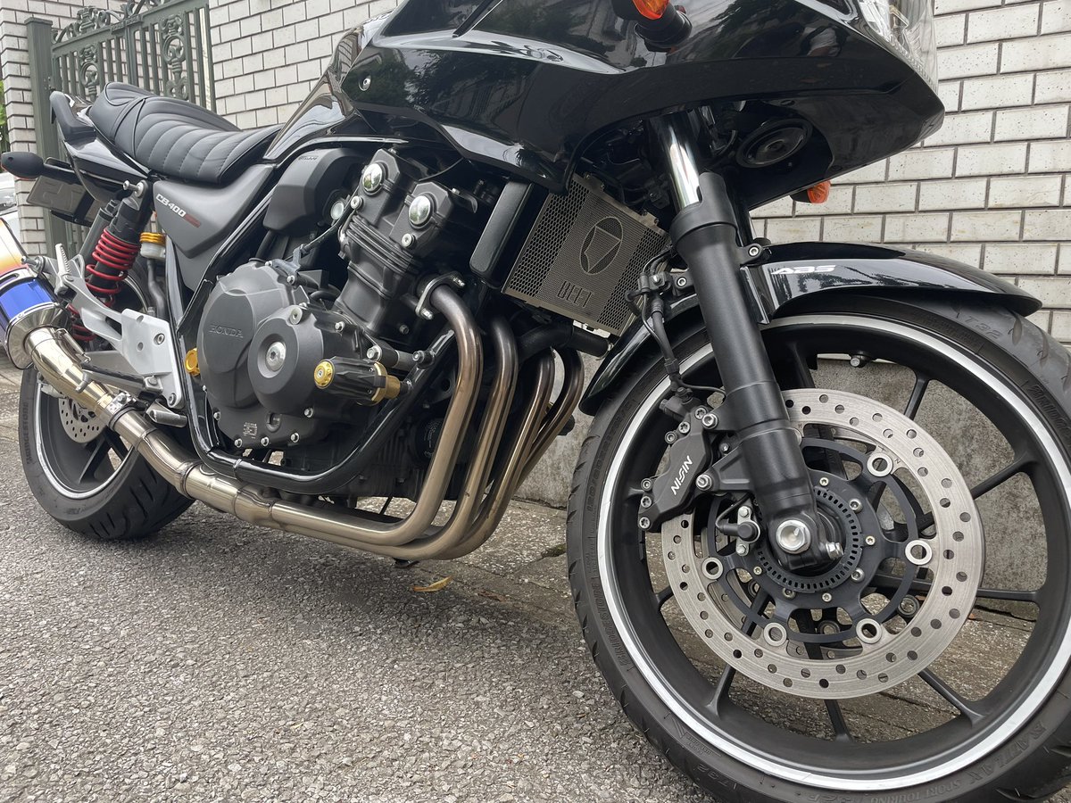 BEETのラジエーターガード装着！

#cb400sb
#BEET