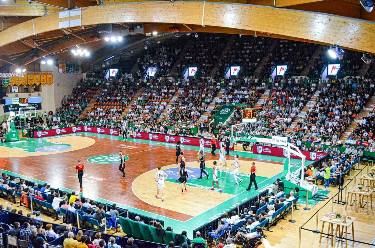 🚨 Au buzzer, le Limoges CSP a déposé un recours gracieux devant la DNCCG suite à son non-engagement en LNB ! 

📝 Tous les documents entre Céline Forte et Lionel Peluhet signés ce matin ? 

👉 bebasket.fr/limoges-csp-re…

#BetclicÉLITE