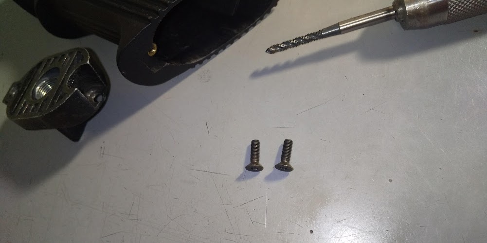 bemax_japan's tweet photo. ミリねじ用のヘリサートが埋め込まれているグリップに、タッピングねじが強引にねじ込まれていました💀「中古品あるある」です…。
今回はギリギリセーフでタップで修復出来ました😌
#LR300 #ヘリサート https://t.co/J1mg9Kdr8W