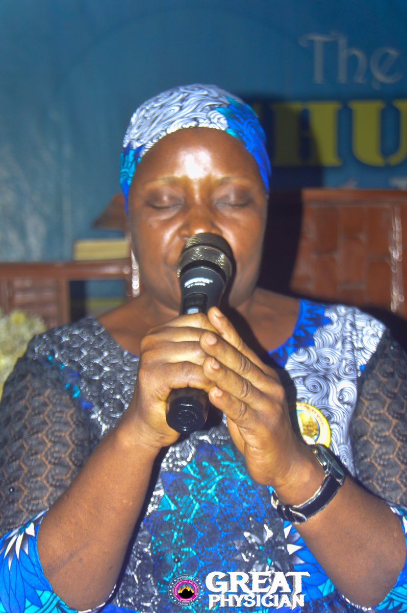 Lr210MfmN's tweet photo. Opening our hearts and minds to God as we commit the service into the hands of the Lord ๐
#OpeningPrayer
#GreatPhysician
#mfmnoforija
#June2024 https://t.co/1MinlzL4hK