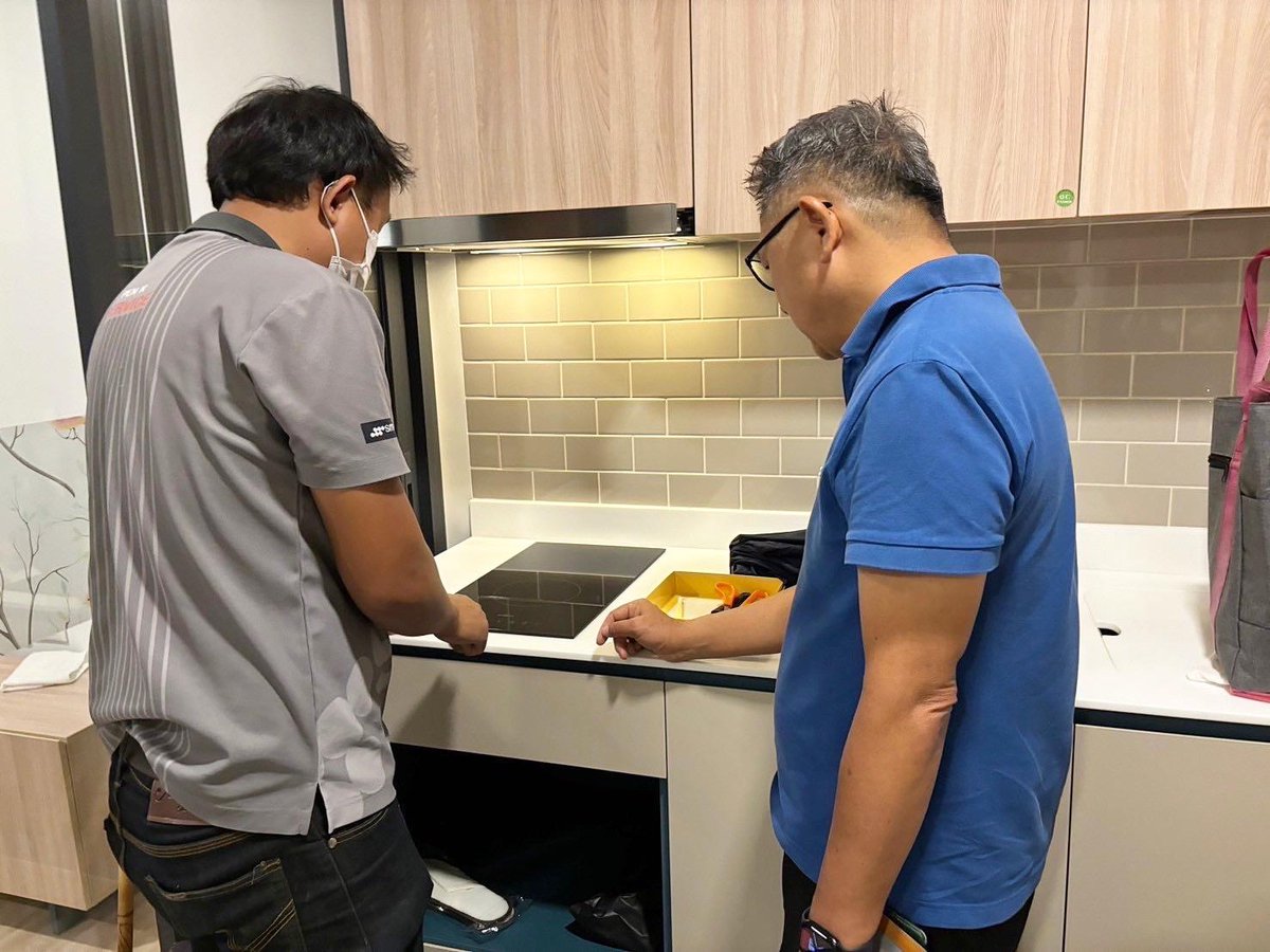 Uthaisangsuk's tweet photo. สัปดาห์นี้ ทีมงาน #SansiriHomeCare ยกขบวน Supplier เข้าตรวจเช็คเฟอร์นิเจอร์ และเครื่องใช้ไฟฟ้าภายในห้องครัว ในงาน #กิจกรรมรักษ์สุขภาพ ให้กับลูกบ้าน โครงการ XT พญาไทครับ

ทั้งนี้ กิจกรรมยังมีในวันที่ 15-16 มิ.ย.นี้  ลูกบ้านท่านใดสนใจ สามารถลงทะเบียนเพิ่มเติมได้ที่ 1685 🐘🐘🐘 https://t.co/Jbg4KQDDUP