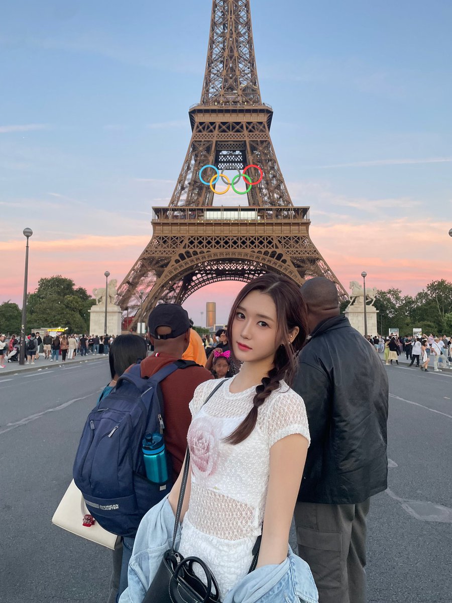 tribedaloca's tweet photo. [#미레 🐶] 
최고의 추억🇫🇷

#트라이비 #TRI_BE #MiRe https://t.co/bEDvP77E2n