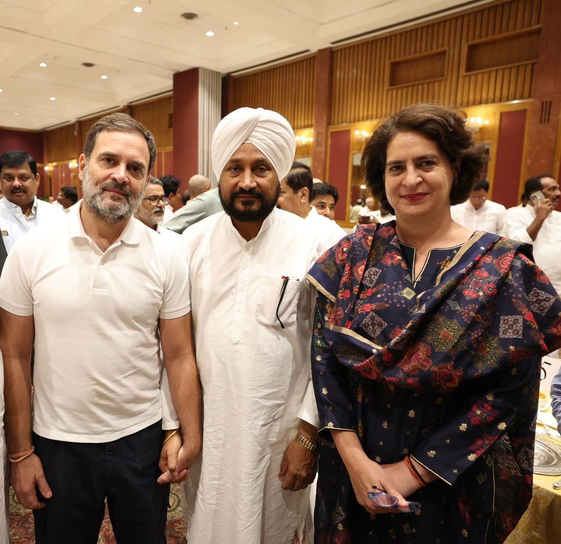 CHARANJITCHANNI's tweet photo. Honored to meet with our esteemed leaders, Sh. Rahul Gandhi ji and Smt. Priyanka Gandhi ji today. Their guidance and vision continue to inspire and motivate us. Together, we are committed to driving positive change and progress for our community and nation. Thank you for your unwavering support and leadership