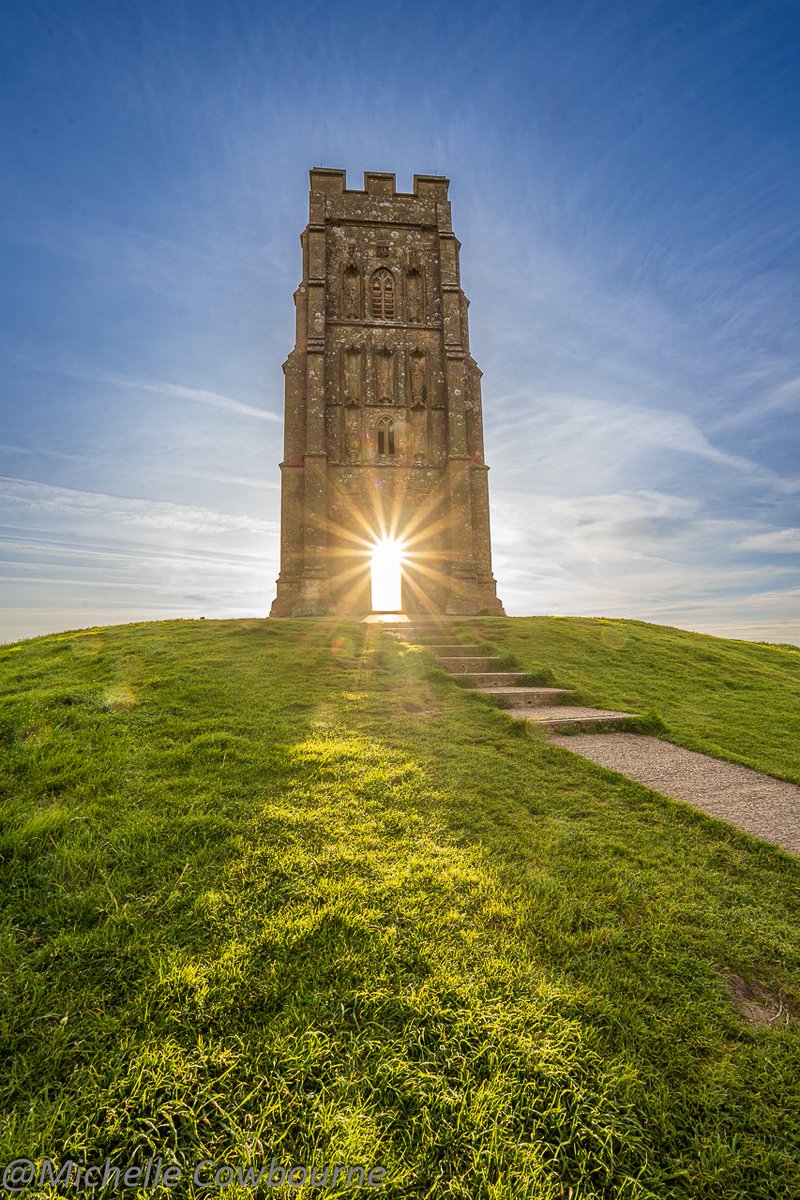 The keyhole. Glastonbury Tor at sunrise.