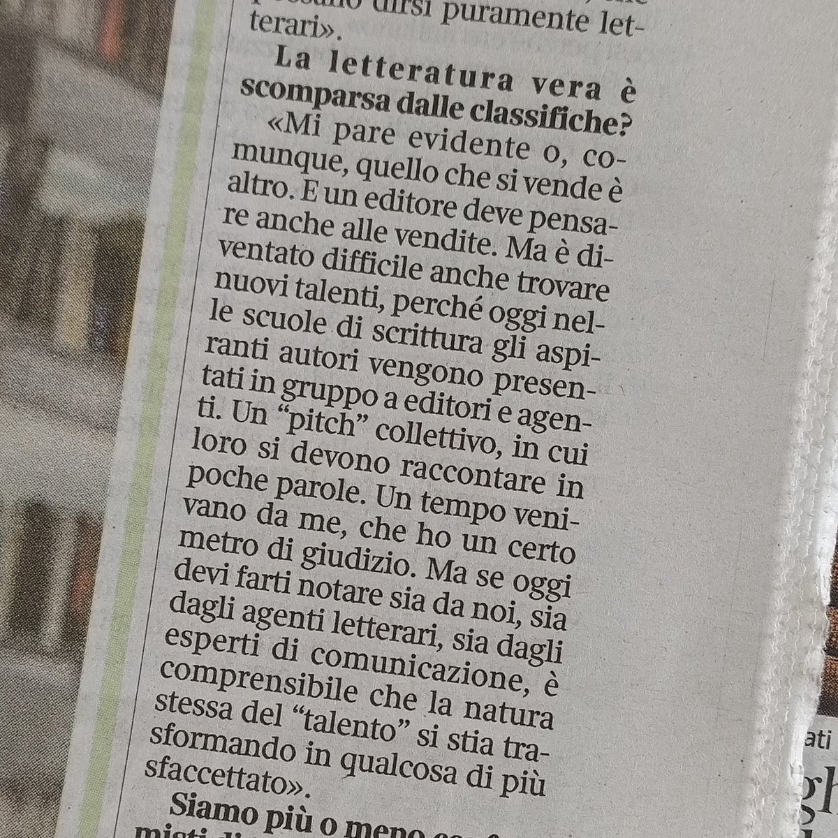 Luca Albani (@lukealb) on Twitter photo Intervista sul <a href="/Corriere/">Corriere della Sera</a> di Aldo Cazzullo e <a href="/MadameSwann/">Roberta Scorranese</a> ad Antonio Franchini (direttore editoriale narrativa e saggistica <a href="/GiuntiEditore/">Giunti Editore</a>).
“La letteratura vera è scomparsa dalle classifiche?”
Franchini: “Mi pare evidente o, comunque, quello che si vende è altro” Intervista sul <a href="/Corriere/">Corriere della Sera</a> di Aldo Cazzullo e <a href="/MadameSwann/">Roberta Scorranese</a> ad Antonio Franchini (direttore editoriale narrativa e saggistica <a href="/GiuntiEditore/">Giunti Editore</a>).
“La letteratura vera è scomparsa dalle classifiche?”
Franchini: “Mi pare evidente o, comunque, quello che si vende è altro”