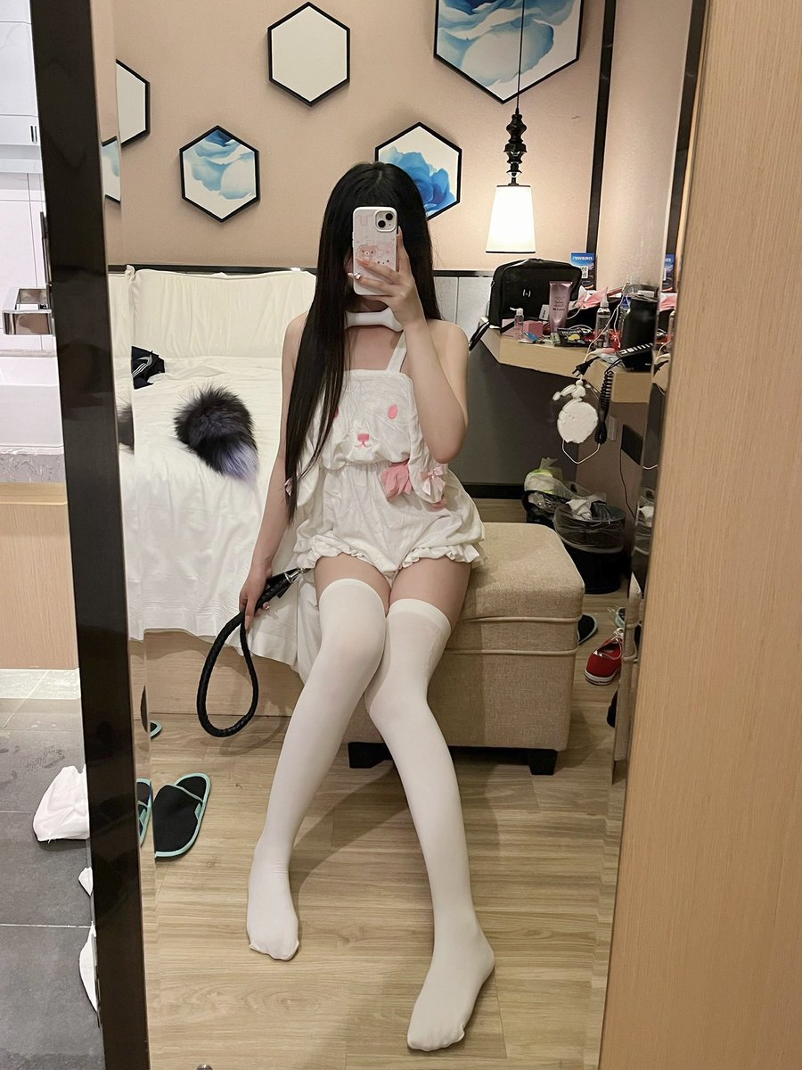 Ldlin07's tweet photo. 狗狗也要单身做主人，哼～ https://t.co/F6Dui1PUnY