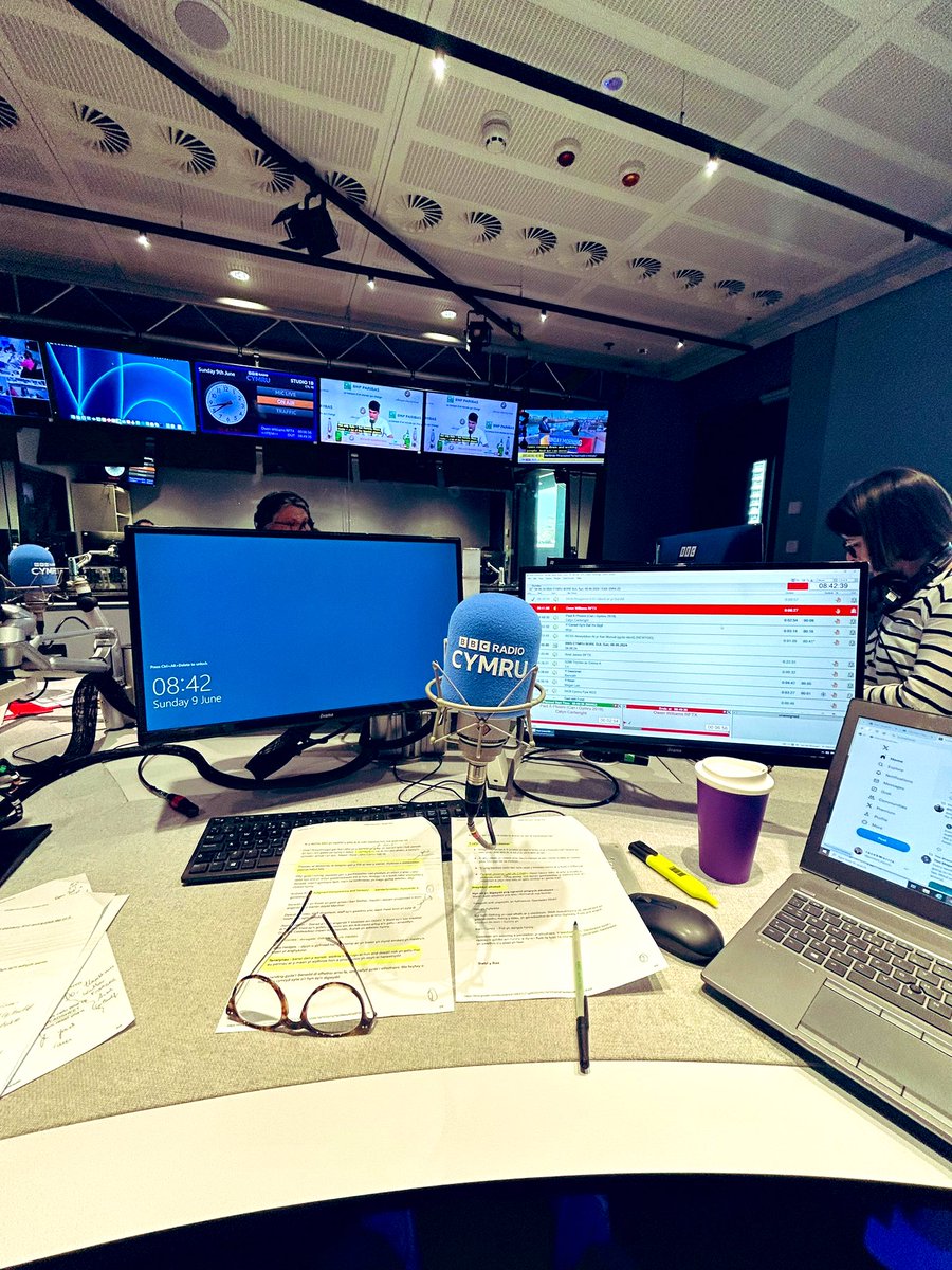 J a c o b M o r r i s (@jacobm_morris) on Twitter photo Wythnos fawr arall rhwng sefyllfa Vaughan Gething aâr ymgyrchu ar gyfer #Etholiad2024
#BoreSul
<a href="/elliwsan/">Elliw Gwawr</a> <a href="/BethanDarwin/">Bethan Darwin</a> <a href="/Ion_Thomas/">Ion</a> Wythnos fawr arall rhwng sefyllfa Vaughan Gething aâr ymgyrchu ar gyfer #Etholiad2024
#BoreSul
<a href="/elliwsan/">Elliw Gwawr</a> <a href="/BethanDarwin/">Bethan Darwin</a> <a href="/Ion_Thomas/">Ion</a>
