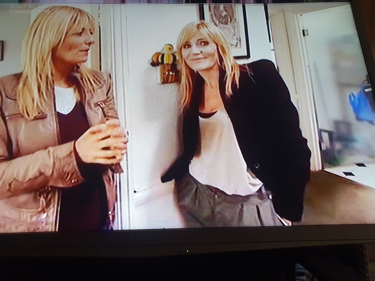 JINX2001's tweet image. Watching you @missmcollins  @GabbyLogan @reallyTVTTPD #HomeHunting 📺🤗