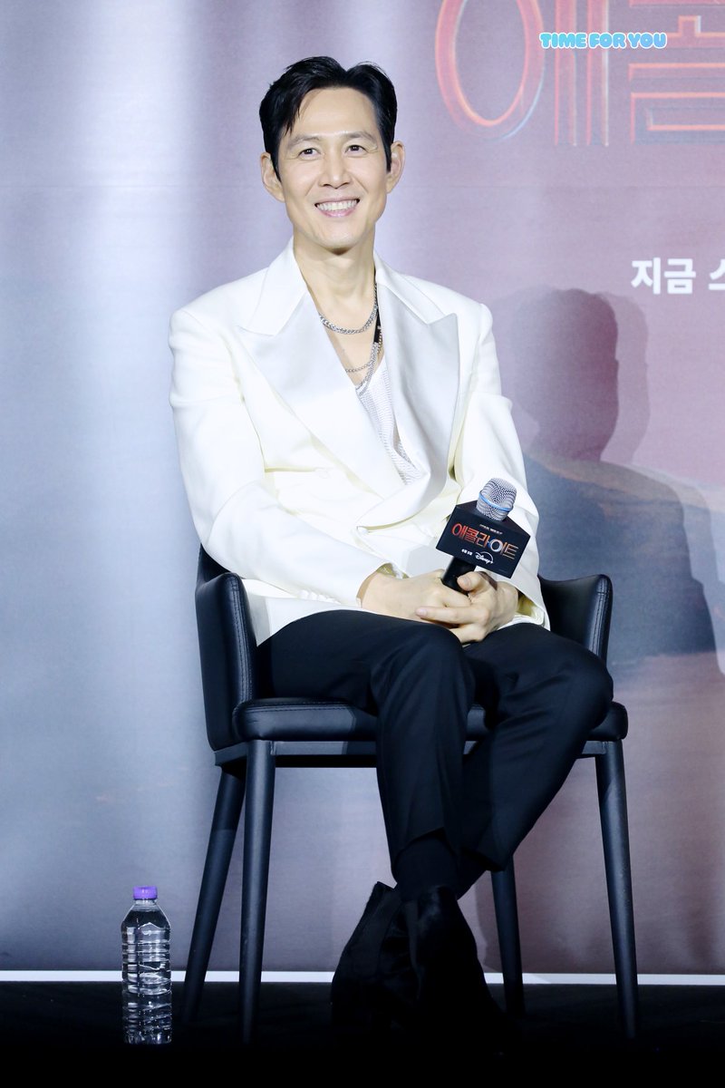 timefor_u's tweet photo. 240605 애콜라이트 팬 미니 GV #이정재 #LEEJUNGJAE

💙 https://t.co/JnmWG7Wrft