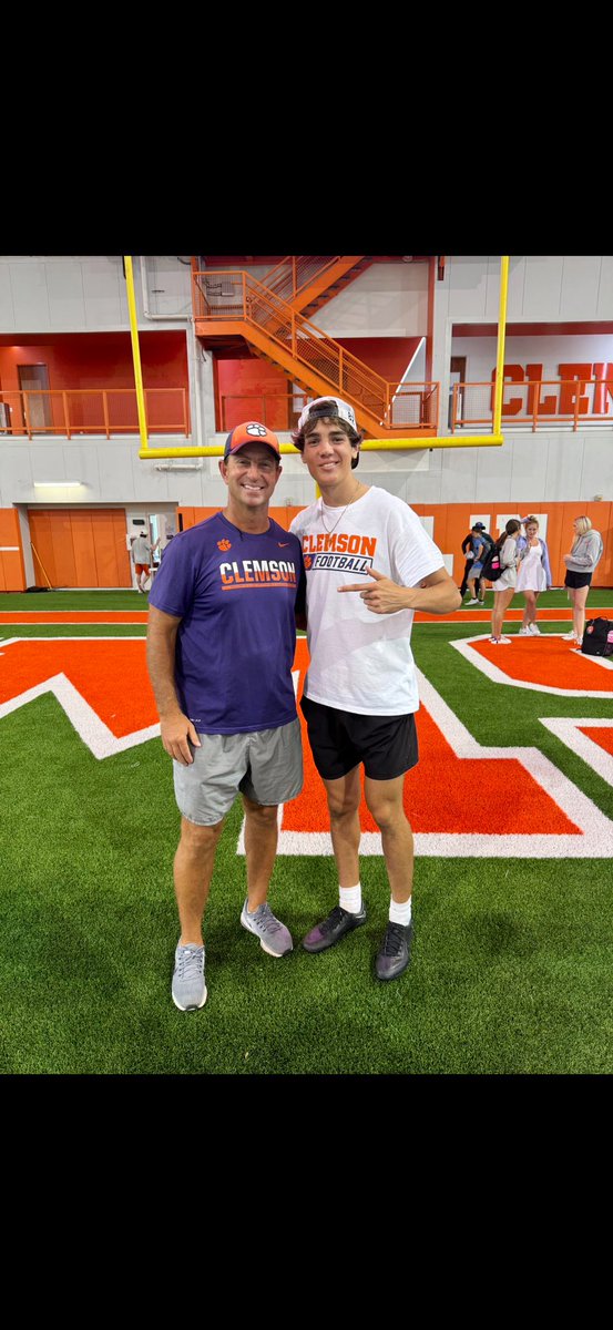 Gotten the chance have some really great conversations with college coaches so far this summer and we just started! I am so exited to see where this year takes me! Thank you to all of the great coaches and trainers who has helped me along the way!So happy to be where I am today😁