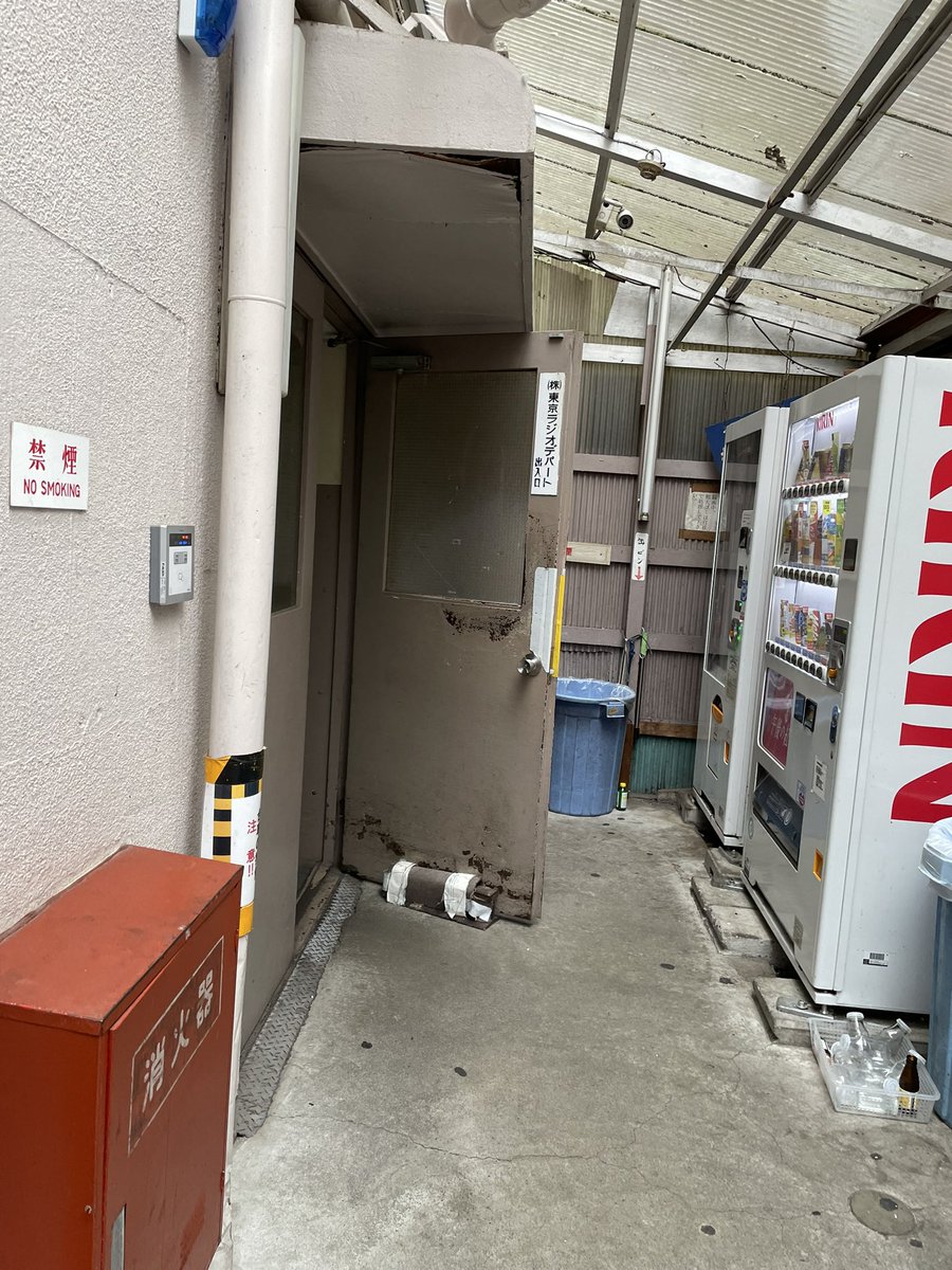 DJ_SHIN's tweet image. この出入口がわかる人は相当な秋葉原通だと思います。