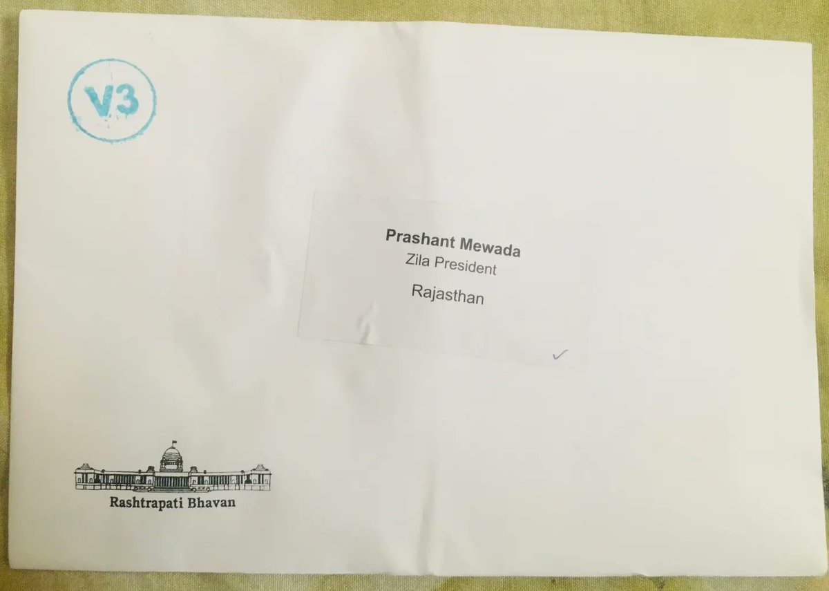 Pmewarabhl's tweet image. दिल्ली में #Modi_3.0 शपथ ग्रहण समारोह में पहुँचे ।
@BJP4Rajasthan प्रदेशाध्यक्ष श्री @cpjoshiBJP जी से मिल उन्हें बधाई शुभकामनाएं प्रेषित की ।

#OathCeremony #ModiAgain
#PhirEkbaarModiSarkar
#FirEkBaarModiSarkar #NDA_सरकार_है_तैयार