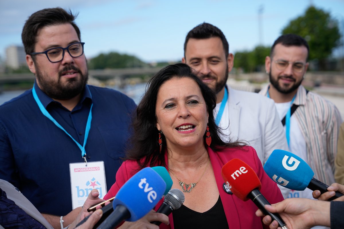bngvigo's tweet photo. Acompañamos en #Vigo a nosa cabeza de lista Ana Miranda na súa votación na vila de Bouzas

Chamando a unha participación masiva para termos unha #VozGalegaEnEuropa #EUconAnaMiranda https://t.co/4yJuOS68db