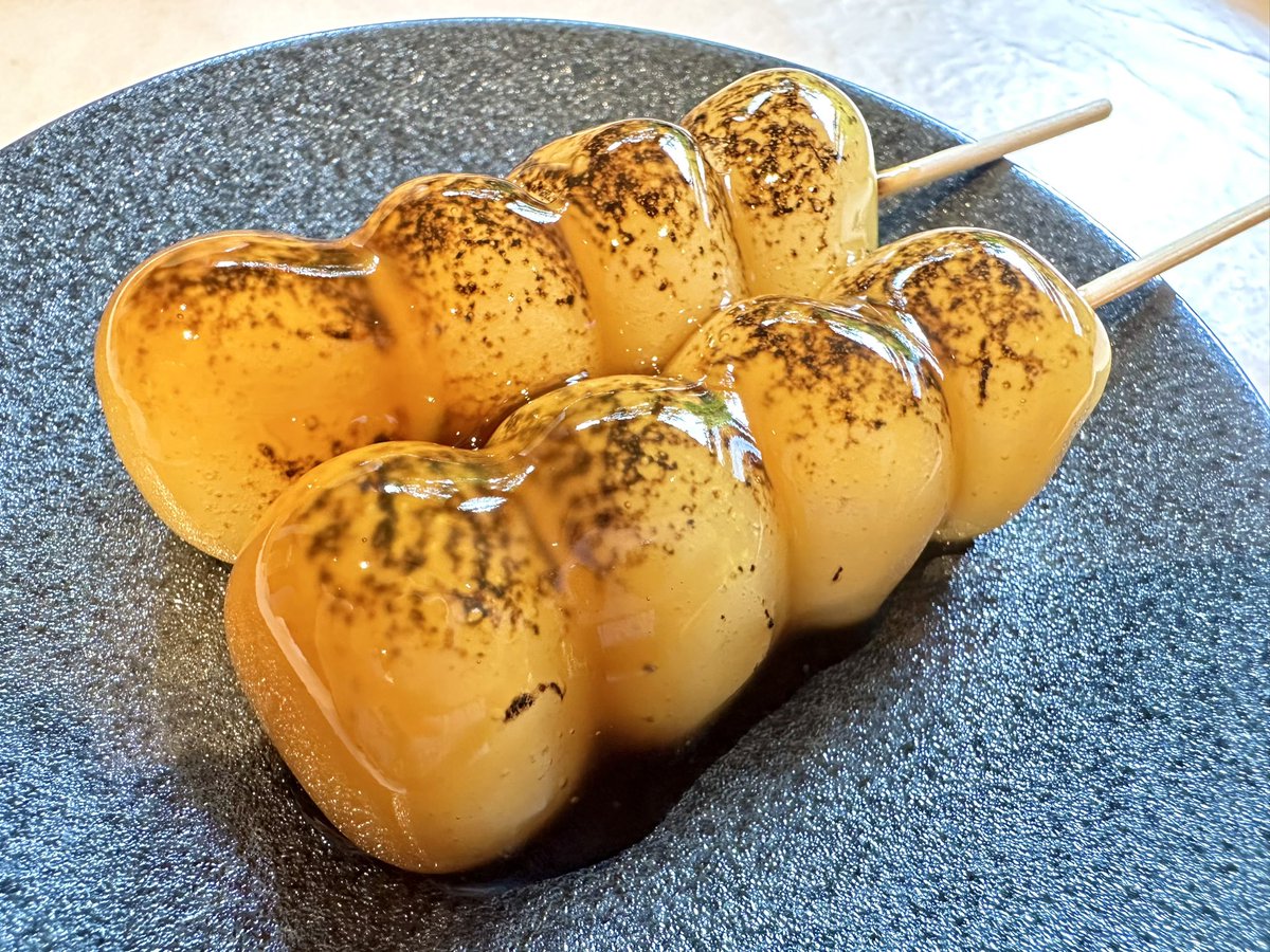 TACA_CHIN's tweet photo. #尼崎食堂 
#尼崎市 三反田町にある茶寮 #楽書院 。尼崎とは思えないような(笑)おしゃれで落ち着いた雰囲気の中でのランチ。#黒毛和牛の牛ひつまぶし はなんと12種の薬味で頂きます。これで¥3,960。もう、大満足❣️デザートの #みたらし団子 も餡が超美味❣️ご馳走様でした😋 https://t.co/a1h92X0s7z