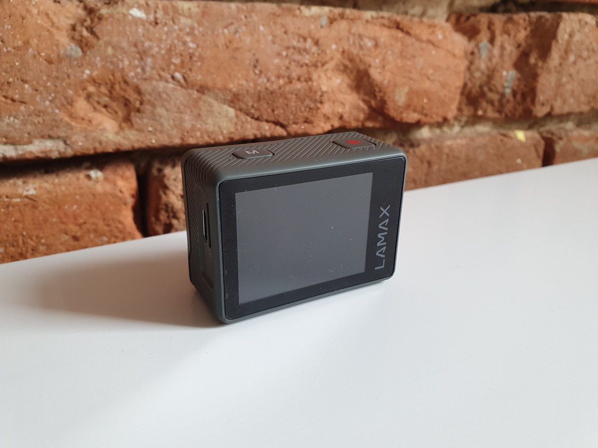 ITmixCZ's tweet photo. Akční kamera Lamax X5.2 📹 zaujala výhodnou cenou, jednoduchým ovládáním, kompaktními rozměry a bohatým příslušenstvím.

🎮 Podporuje dálkové ovládání,
🔋 má dlouhou výdrž na baterii
🎥 a umožňuje nahrávání během nabíjení.

Více naleznete v naší recenzi 👉
https://t.co/EPYa6rk5Z0 https://t.co/mKHfR4Ui76