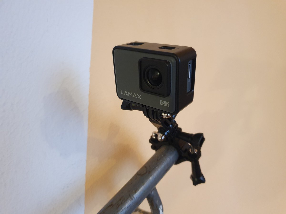 ITmixCZ's tweet photo. Akční kamera Lamax X5.2 📹 zaujala výhodnou cenou, jednoduchým ovládáním, kompaktními rozměry a bohatým příslušenstvím.

🎮 Podporuje dálkové ovládání,
🔋 má dlouhou výdrž na baterii
🎥 a umožňuje nahrávání během nabíjení.

Více naleznete v naší recenzi 👉
https://t.co/EPYa6rk5Z0 https://t.co/mKHfR4Ui76
