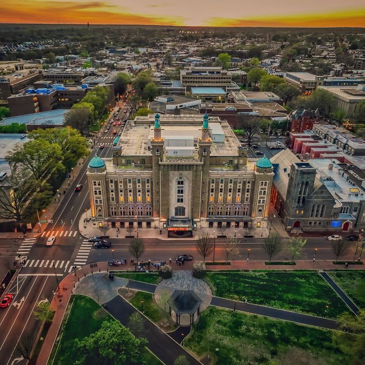 The Altria Theater in <a href="/visitvirginia/">visitvirginia</a>, originally The Mosque Theater, was purchased by the city in 1940 and renovated soon after. Now, it’s a striking landmark and premier performance venue. Would you visit? @visitrichmondva #CapitalRegionUSA 
📸: @cwclarke_photos