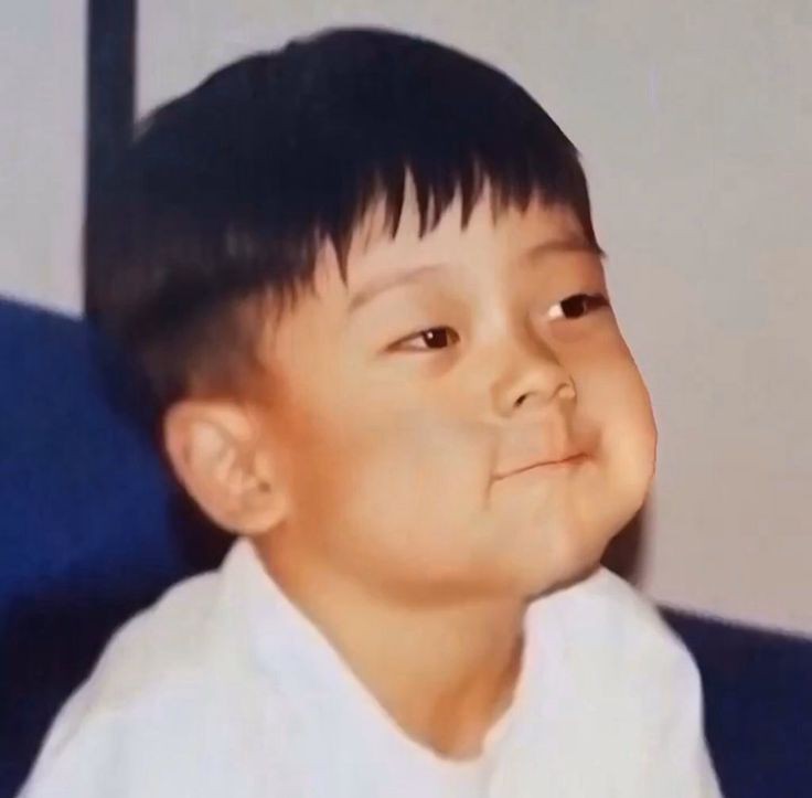 mostimpactful's tweet image. before the stage lights and fan chants, they were just adorable kids with big dreams ✨

a kpop edition thread ;