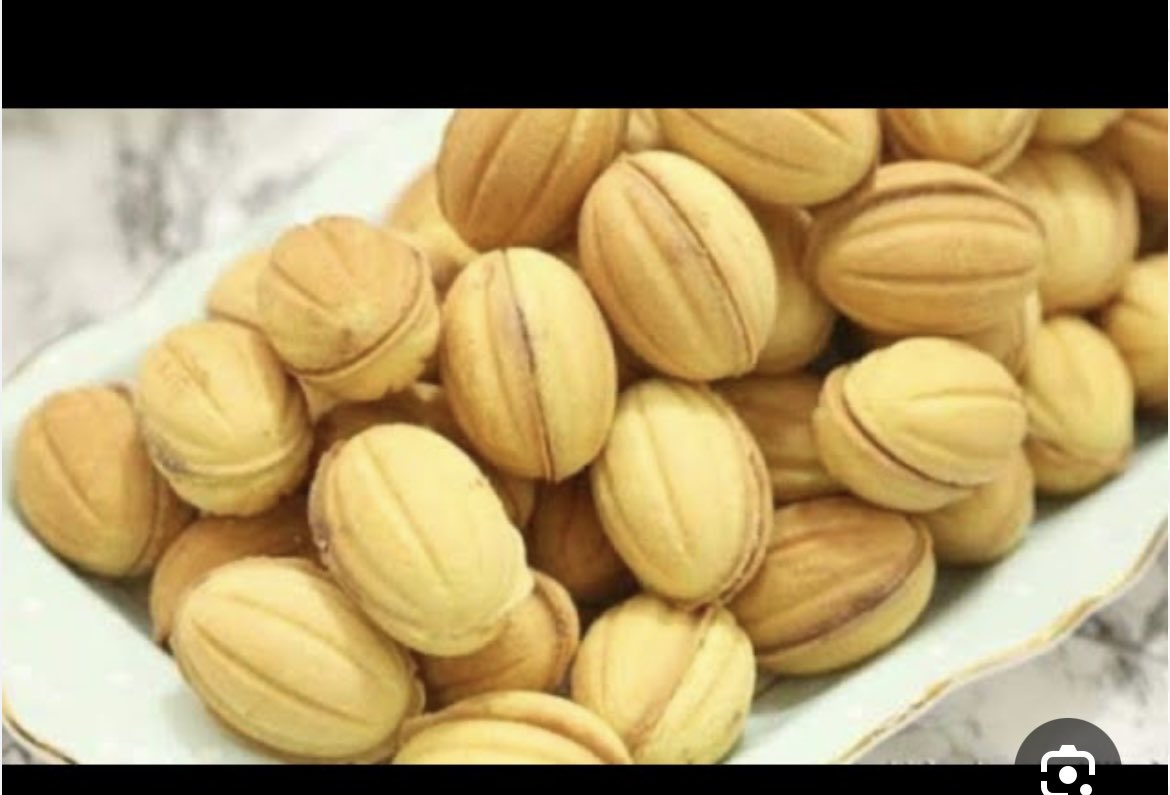 amrakan_12's tweet photo. السلام عليكم متابعيني عشان اوفر مستلزمات العيد لا اطفالي ودفع اجار البيت بسبب حالتنا الماديه ضعيفه جدا قررت اعمل حلويات العيد اتمنى تساعدوني بالنشر وتصل لاأكبر عدد 
حلى الماهو وحلى عين الجمل انا بمس الحاجه التواصل ع الخاص https://t.co/JTBxiYRh22