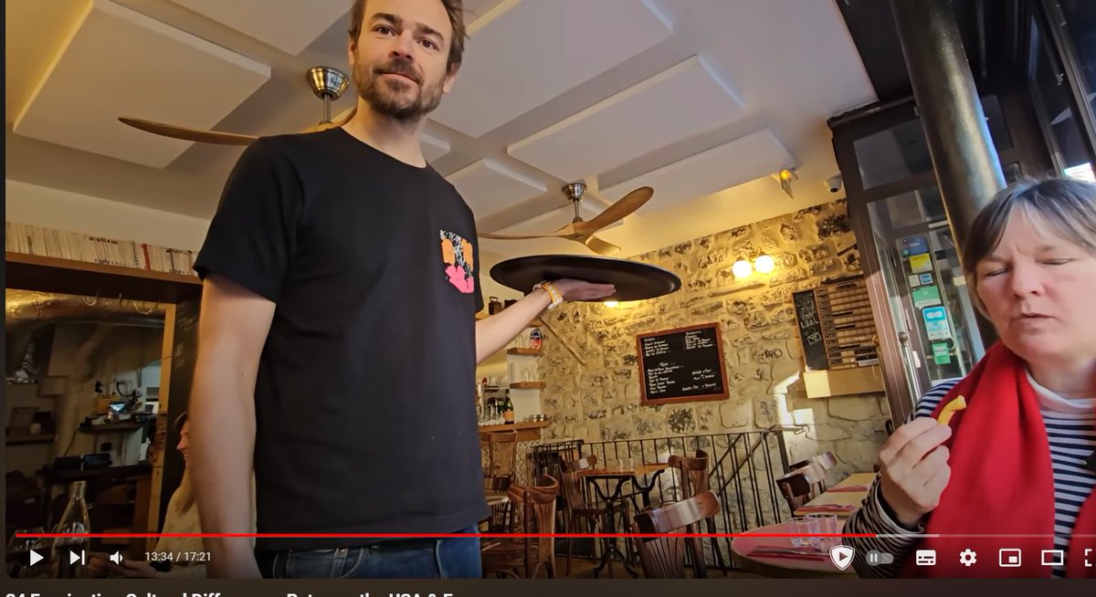 RetroPhilTwit's tweet photo. Une dimension alternative où Joueur Du Grenier n'a jamais trouvé son public https://t.co/Yfq4UHg3DF