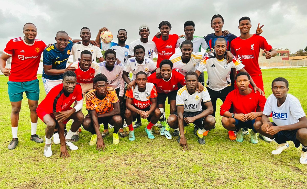 Egas83118968's tweet photo. Best FPL group in the 🇬🇲 with monthly n season prize winners ❤️

1st -   PS5
2nd - Football boots
3rd -  AirPods

Cup winner - Jersey
HTH winner - Jersey https://t.co/smue7CJ8cV