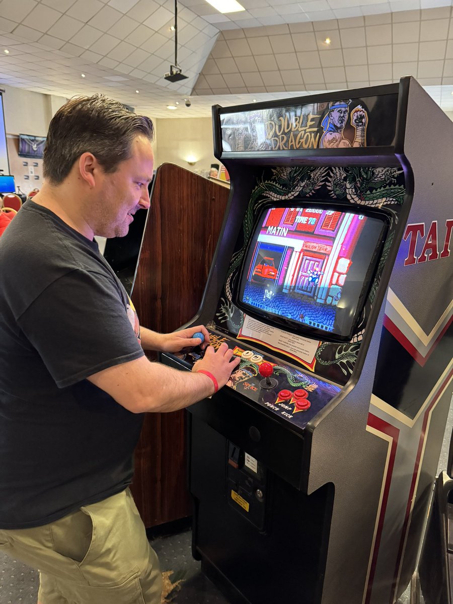 RetroMuseum's tweet photo. Arcade machines and consoles all on free play https://t.co/Cjxj9MFQNy