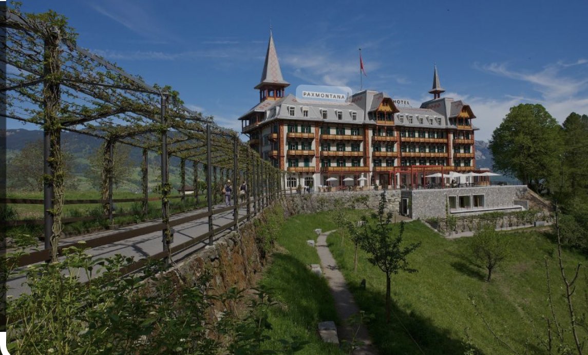 Alfdoc2's tweet photo. It was great as usual to discuss the lung #ASCO24 data at Chicago in the Mountains in a stunning location with the one and only @MdCurioni. Thanks #SAKK for organizing very year such a great event https://t.co/Q05JrCI09w