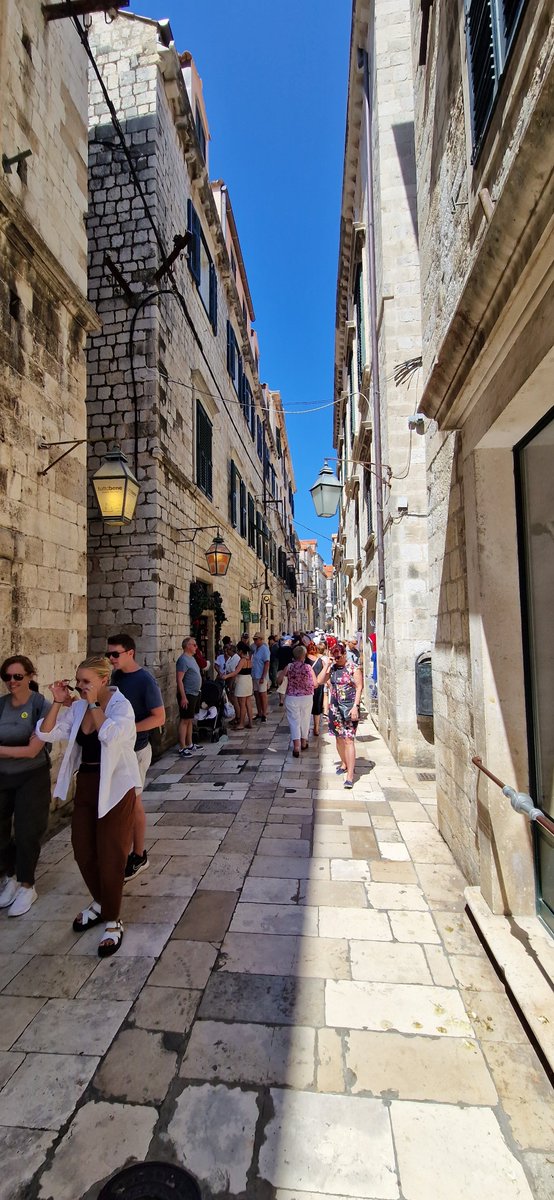 Do you like to get your baubles out when you're on holiday?
Well this is the perfect place.

In the heart and heat of the city of #Dubrovnik is an all year round #Christmas shop that sells traditional Croatian and handcrafted Christmas decorations.
😎🌞🎄🎅

#travel #croatia 🇭🇷