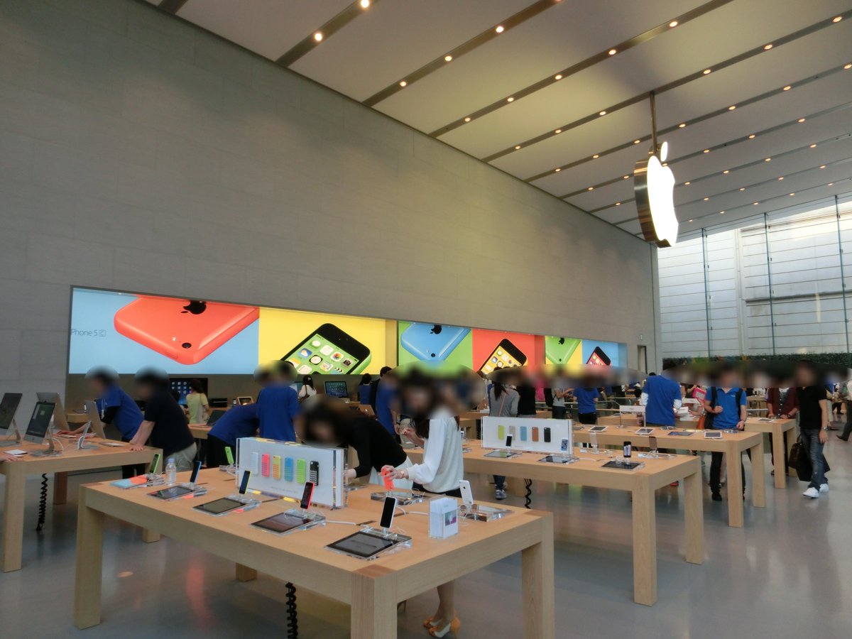 Krgn1002's tweet photo. オープン初日(2014年6月13日)の様子。
Karagana が撮影。
#AppleStore
#AppleOmotesando
#Apple表参道 https://t.co/pTlV8qHEE7