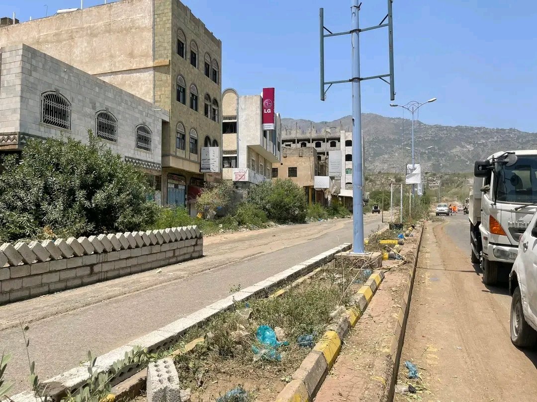 #تعز
صورة تظهر تجهيز ميليشيا الحوثي للمعبر الجديد بعد جولة القصر ولن يختلف عن معبر الدحي