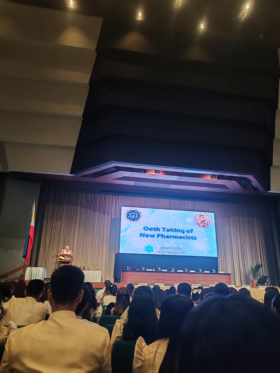 mitochonandreah's tweet photo. Officially a full-fledged Registered Pharmacist 👩🏻‍🔬💊 https://t.co/qHFyMc0GP0