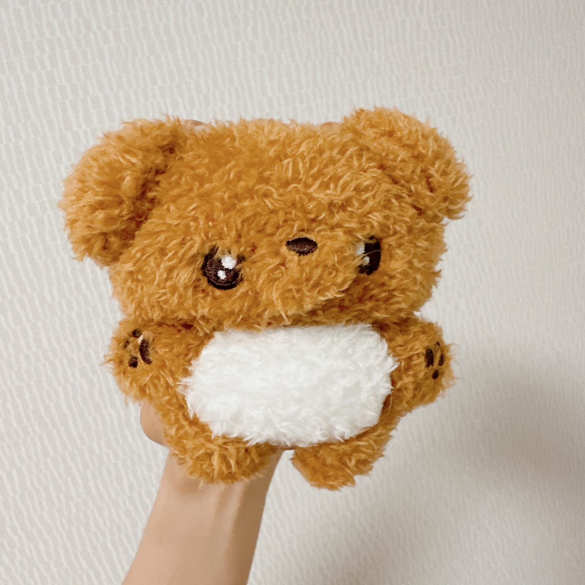 납짝
(혀노가 더 말랑한 편이라 쪼물쪼물하면 기분 좋아요)