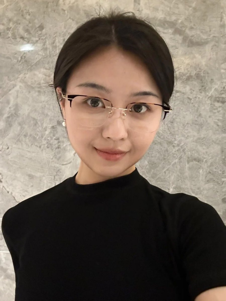 FeGerda76389's tweet photo. 开庭开到一半突然来感觉了，中途休息的时候赶紧自己摩擦一下 https://t.co/UTH4weAAMj