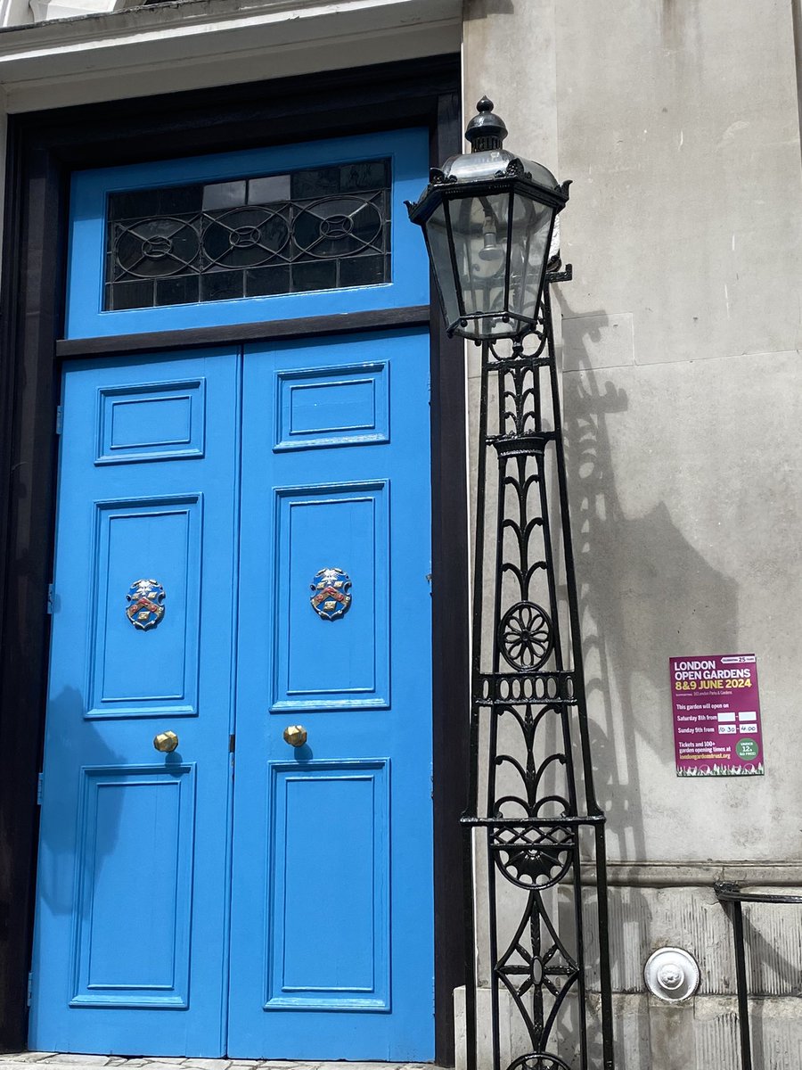 ctullo's tweet photo. All ready for opening our secret garden today by St Pauls @stationerscomms #LOG24 https://t.co/Z8po7rFGqX