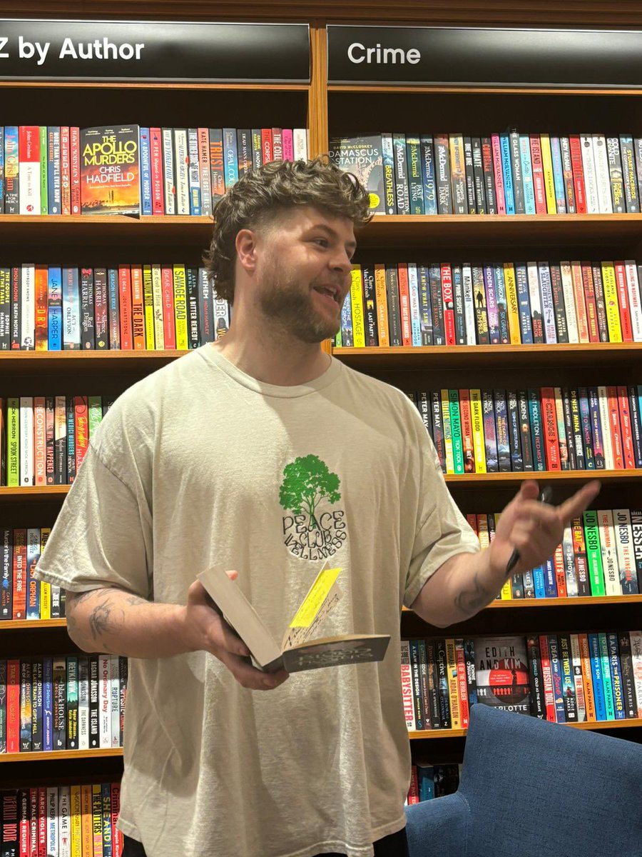 JayMcGuiness's tweet photo. 🌞 Happy Sunday! 

Friendly reminder to the Manchester squad that this Saturday I’ll be haunting the local Waterstones.

(I will have something like a bucket if you’re too shy to say something or if your words come out a bit skewwiff)

{Link for the linky}
https://t.co/qfD8oTCfWi https://t.co/9n1PMLRsdK
