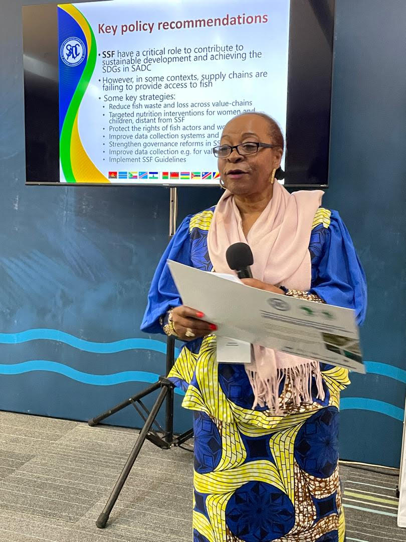 SADC_News's tweet photo. 𝗦𝗔𝗗𝗖 𝗟𝗮𝘂𝗻𝗰𝗵 𝗦𝗔𝗗𝗖/𝗙𝗔𝗢 𝗥𝗲𝗽𝗼𝗿𝘁 “𝗧𝗵𝗲 𝗖𝗼𝗻𝘁𝗿𝗶𝗯𝘂𝘁𝗶𝗼𝗻 𝗼𝗳 𝗦𝗺𝗮𝗹𝗹-𝗦𝗰𝗮𝗹𝗲 𝗙𝗶𝘀𝗵𝗲𝗿𝗶𝗲𝘀 𝘁𝗼 𝗛𝗲𝗮𝗹𝘁𝗵𝘆 𝗦𝘆𝘀𝘁𝗲𝗺𝘀 𝗮𝗻𝗱 𝗦𝘂𝘀𝘁𝗮𝗶𝗻𝗮𝗯𝗹�� 𝗟𝗶𝘃𝗲𝗹𝗶𝗵𝗼𝗼𝗱 𝗶𝗻 𝘁𝗵𝗲 𝗦𝗔𝗗𝗖”

The Southern African Development Community (SADC) Secretariat, through its Deputy Executive Secretary for Regional Integration Ms. Angele Makombo N’tumba, launched the highly anticipated SADC/FAO Report “The Contribution of the Small-Scale Fisheries to Healthy Food Systems and Sustainable Livelihoods in SADC”. The launch event took place on 5th June 2024, in Dar es Salaam, United Republic of Tanzania, during the celebration of ten (10) years of Small-Scale Fisheries Guidelines at the Africa Small-Scale Fisheries Summit.

According to Ms. N’tumba, the report is a testament to the contribution of small-scale fisheries to the healthy food systems and sustainable livelihoods in the SADC region as well as the dedication and hard work of many actors within the small-scale fish value chain. The report sheds light on the indispensable value of the SSF sector and provides a roadmap for sustainable development and regional cooperation. It details various aspects of small-scale fisheries, including their economic impact, environmental significance, the challenges they face and key recommendations for policymakers such as governance in small-scale fisheries.

Ms N’tumba emphasised that the report came at the right time as the world celebrates a decade since adoption of the Small-Scale Fisheries Guidelines at the FAO Committee on Fisheries (COFI) held in 2014 in Rome, Italy, and that it is a significant milestone in the realm of the SSF within the region. She applauded the SADC Secretariat and FAO for their dedication in compiling this report.

Honourable Dr Bizwick Usi, Minister of Natural Resources and Climate of the Republic of Malawi further emphasised that the report is a living document which is expected to serve as a critical resource and guiding tool for policymakers, development partners, and stakeholders in crafting policies and programs that bolster the development of the sector. He added that Action Plans should be developed to implement the recommendations emanating from the report to drive the regional agenda of the fisheries sector.

Mr Pierre Guillibert, the GIZ Representative and Coordinator for the Global Project for Sustainable Aquatic Foods highlighted that participation, gender and ecosystem approach to fisheries are key tools to the cross-sectoral coordination of the SSF key findings from the report. He emphasised that by fostering a collaborative approach and inclusivity in the sustainable support of SSF guidelines and decision-making we can ultimately contribute to the overall food security and sustainable food systems of the SSF value chain. He also indicated that the new Global Project for Sustainable Aquatic Foods which will be implemented in collaboration with SADC Secretariat will support SADC member States in closing some of the gaps identified in the SSF report.

The Permanent Secretary of the Ministry of Livestock and Fisheries in the United Republic of Tanzania, Prof Riziki Shemdoe thanked and appreciated the SADC Secretary in crafting this report and launching it in Tanzania.

The Senior Fisheries Officer for the FAO Regional Office for Africa, Dr Ndiaga Gueye handed over the Report to the SADC Secretariat and Ms N’tumba officially launched the report “The Contribution of Small-scale Fisheries to Healthy Food Systems and Sustainable Livelihoods in the Southern African Development Community”. The report is part of the FAO series called Illuminating Hidden Harvests (IHH) and can be downloaded from https://t.co/aPA7IaXbxS - QR-code.