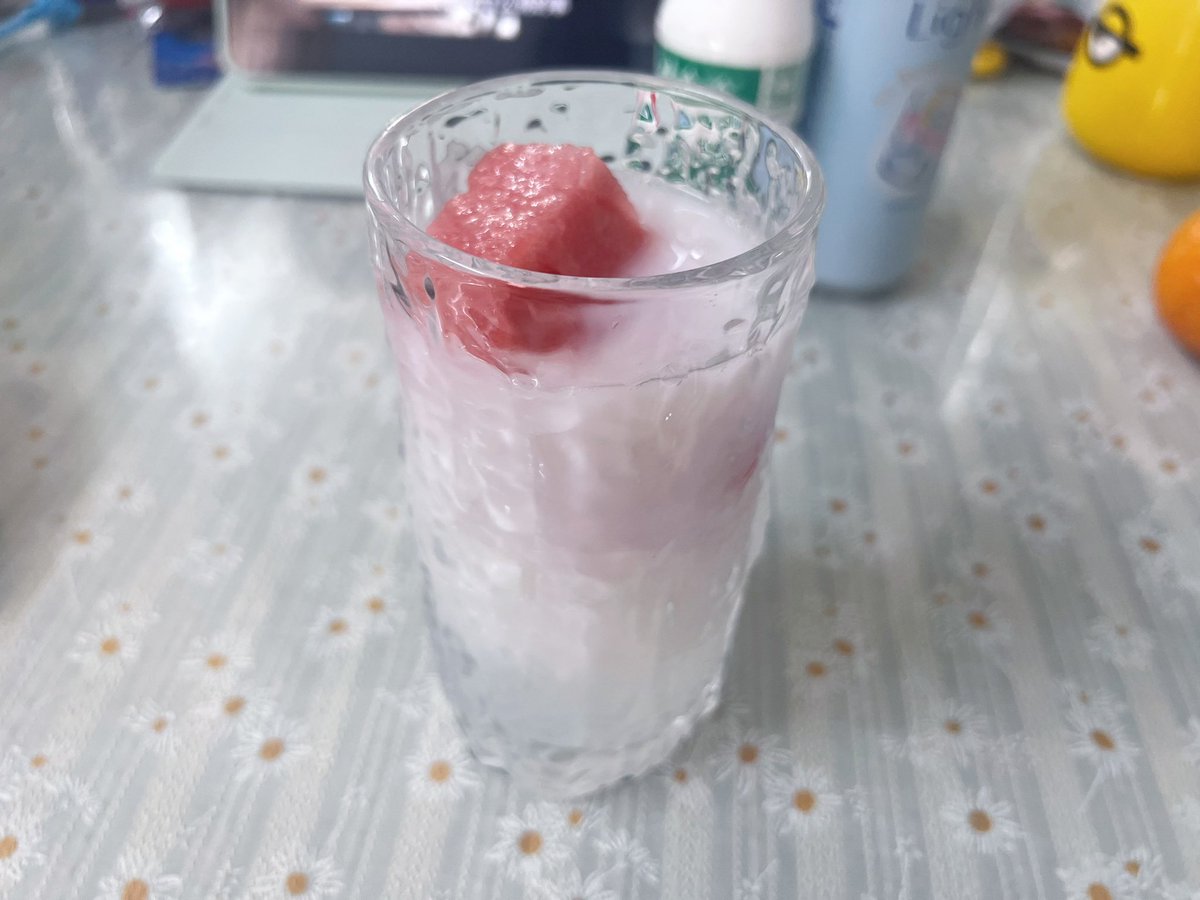 体检完，喝点饮料
孤独……孤独的要命，想约炮！
#les #百合 #上海