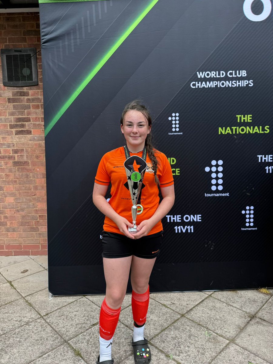 Early start today to get to Coventry for 9.30 start but jersey and her hanbury team were fantastic today and won the one tournament beating all Birmingham city academy players in final. Well done girls 🧡🖤