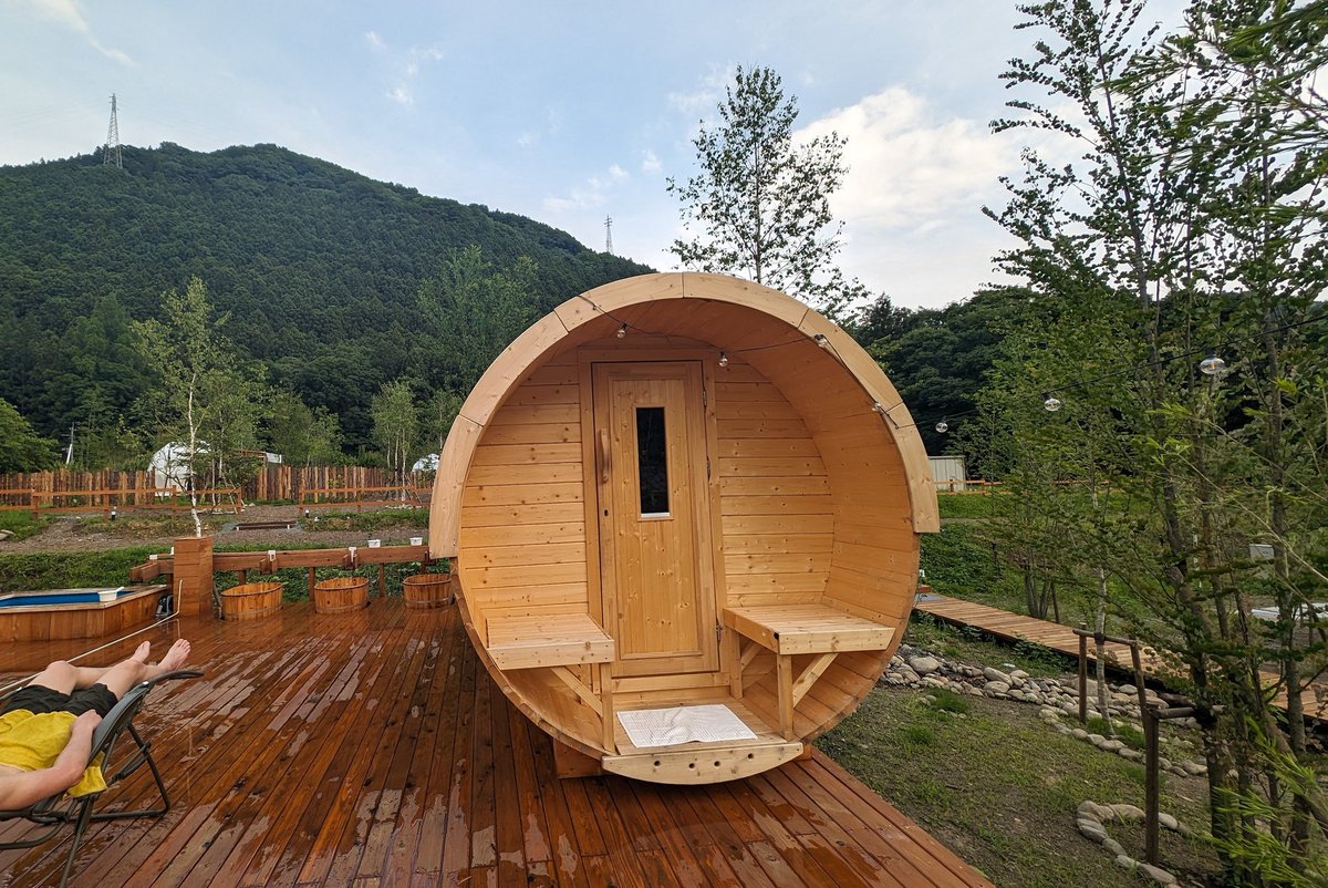 KoivuKura's tweet image. サウナの森 水沼ヴィレッジ

4/23に群馬県桐生市に出来たピカピカの施設へ🚗堪能しすぎて景色の写真撮ってないの悔やまれる😂
外気浴中に眺める森の景色が美しかった🌲✨

日帰り利用可能な森サウナはサウナ小屋とバレルの2サウナ✌小屋はMOKI、バレルはHARVIAでSLするとしっかり熱くて良かった〜🤤🔥