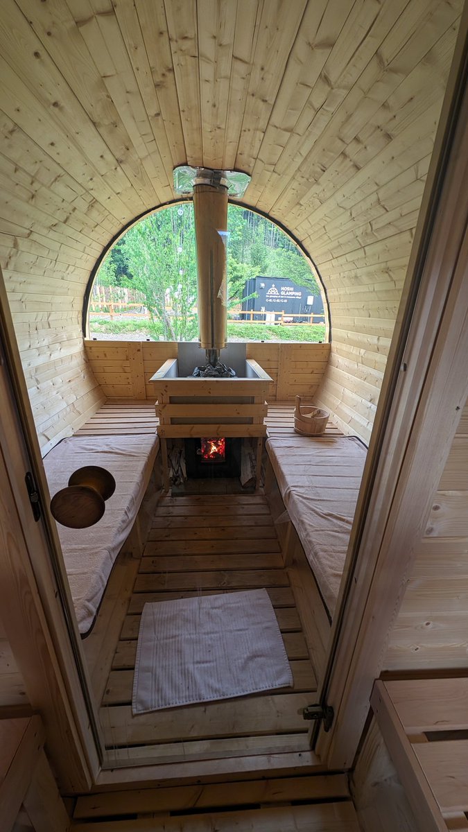 KoivuKura's tweet image. サウナの森 水沼ヴィレッジ

4/23に群馬県桐生市に出来たピカピカの施設へ🚗堪能しすぎて景色の写真撮ってないの悔やまれる😂
外気浴中に眺める森の景色が美しかった🌲✨

日帰り利用可能な森サウナはサウナ小屋とバレルの2サウナ✌小屋はMOKI、バレルはHARVIAでSLするとしっかり熱くて良かった〜🤤🔥