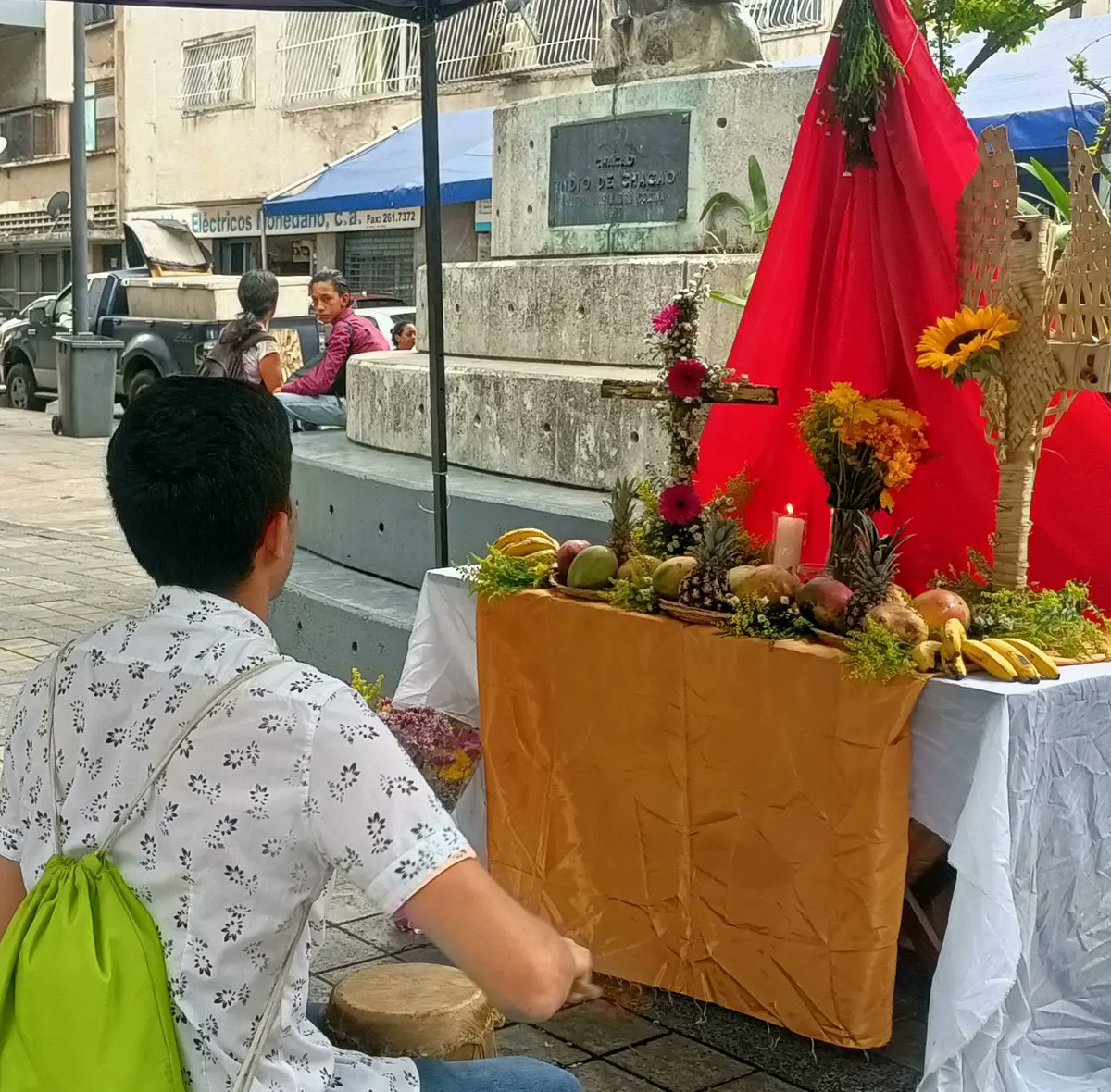 culturachacao's tweet image. sábado #08jun de 2024
10° velada
🌼 Cruz de mayo, con la  agrupación Chacambor, en la Plaza El Indio de Chacao. @chacambor

¡Gracias por acompañarnos y vivir la tradición! 

@edsayas @Chacao #chacao