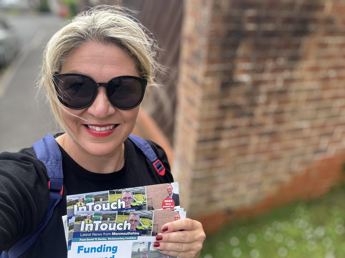 LauraJ4SWEast's tweet image. Great team out campaigning for our excellent candidate for #Monmouthshire @DavidTCDavies again today. 
A lot of ground covered! 
Very clear that residents are thankful for the work he does.
🗳️🔵