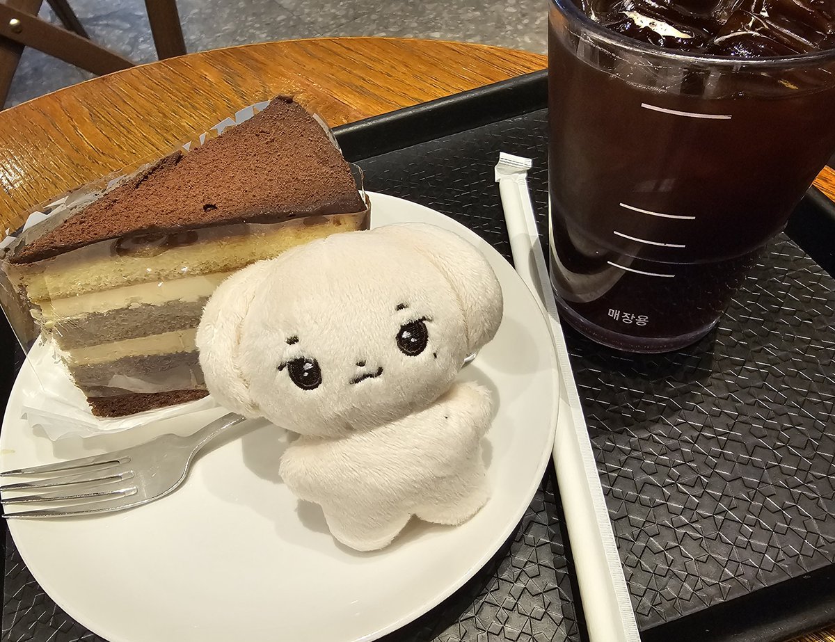 paulN417's tweet photo. 폴뭉이랑 카공하기...ෆ
(+폴라포 생카 후기 당첨된 깊티 ෆ)
@_paulmung2 https://t.co/xr3g0ddgne