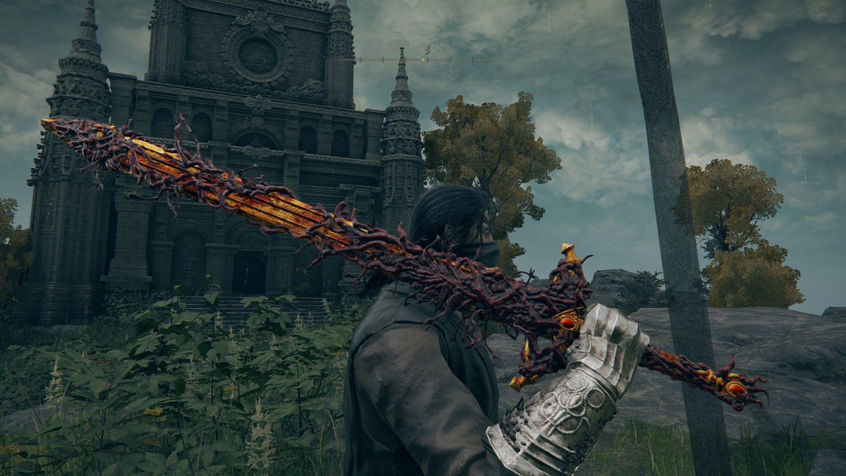 VideoArtGame's tweet photo. What is your favorite Greatsword in the Souls games? https://t.co/63F7prZB9i